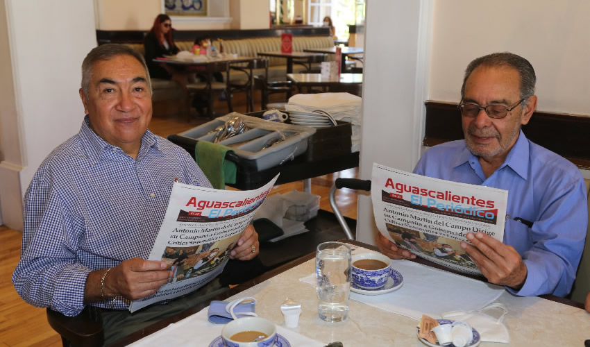 En Sanborns Francia departieron Rodrigo Hernández y Antonio Cornejo Barrera