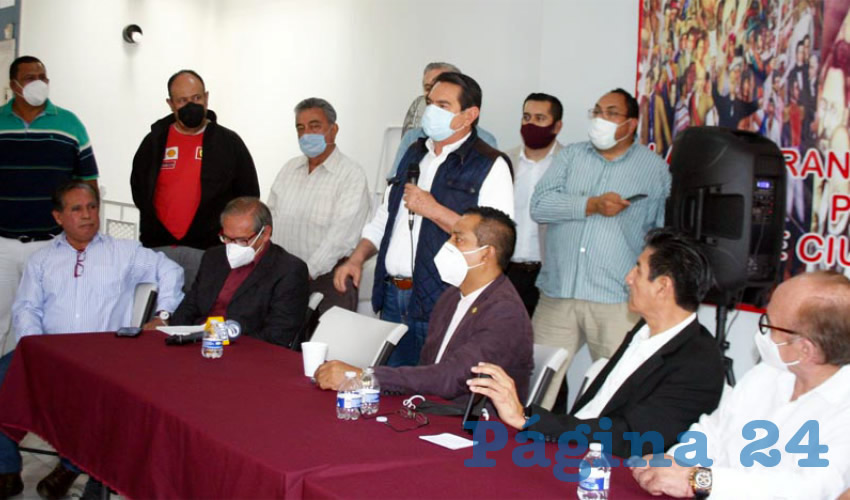 “Sí hay partido y sí hay trabajo, aunque sea de pocos, pero sí lo hay, nada de que no hay nada en Jalisco y que van a enviar a algunos de Ciudad de México”, sentenció Hugo Rodríguez, delegado de Morena Jalisco/Foto: Francisco Tapia
