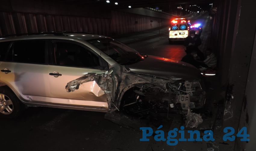 En el túnel de avenida Convención Poniente en su cruce con avenida Adolfo López Mateos, el briago Francisco Daniel Cabral García, de 40 años, estrelló su camioneta Toyota