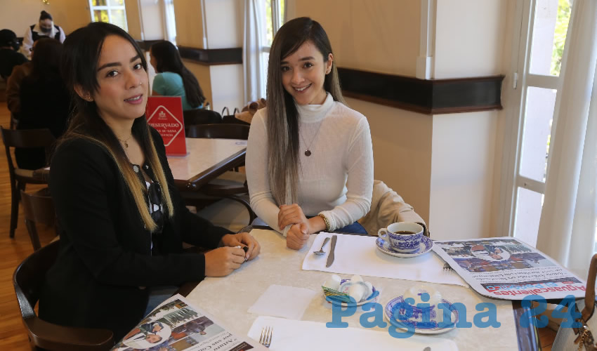 Diana Granados Rivera y Edith Guti&eacute;rrez Salas desayunaron en Sanborns Francia