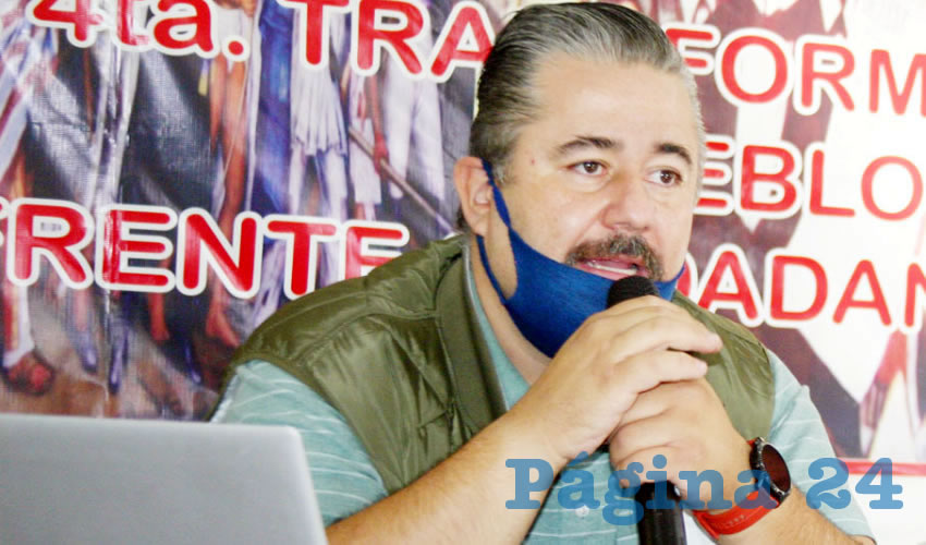 Jorge Carlos Ruiz, de la Contraloría Ciudadana Independiente, señaló que empleados del IJCF le han informado sobre lo que ocurre al interior de este instituto, donde más de 70 personas fueron despedidas y el trabajo se carga sólo a algunos peritos, en tanto que decenas de personas sólo checan entrada y salida, sin hacer nada n absoluto/Foto: Francisco Tapia