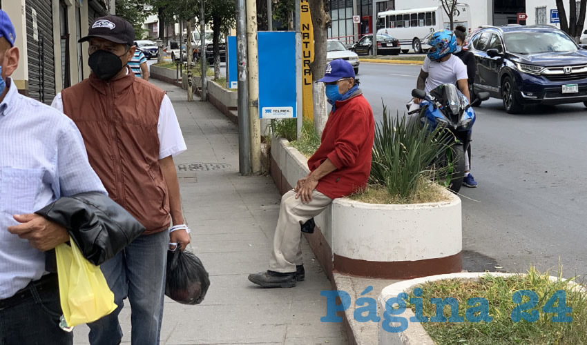 Usuarios del transporte público se quejaron del mal servicio que se ofrece durante la pandemia, sobre todo quienes utilizan las rutas 3 y 11 que tiene lapsos de tiempo prolongados para los traslados en la zona metropolitana donde opera (Foto: Cristo González)