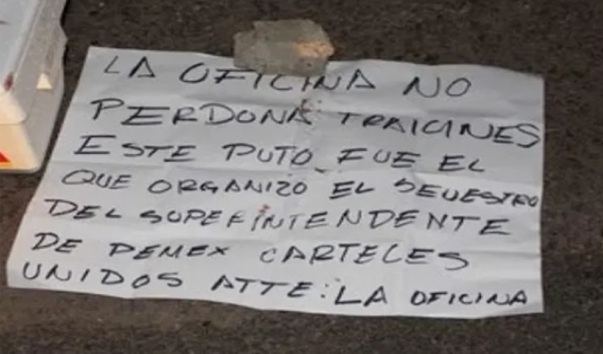 Junto a la cabeza de Israel Muñoz Marmolejo, sobrino de Felipe Muñoz Vázquez, dejaron este mensaje al procurador
