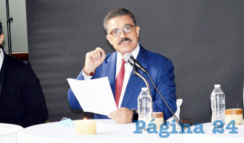 Carlos Lomelí Bolaños, ex delegado de programas federales en Jalisco, anunció que el 5 de noviembre pasado el Tribunal Federal de Justicia Administrativa lo exoneró de 11 investigaciones realizadas por la Secretaría de la Función Pública; agregó que todo se debió a un entramado perverso de quienes lo quieren quitar de la vida política/Foto: Francisco Tapia