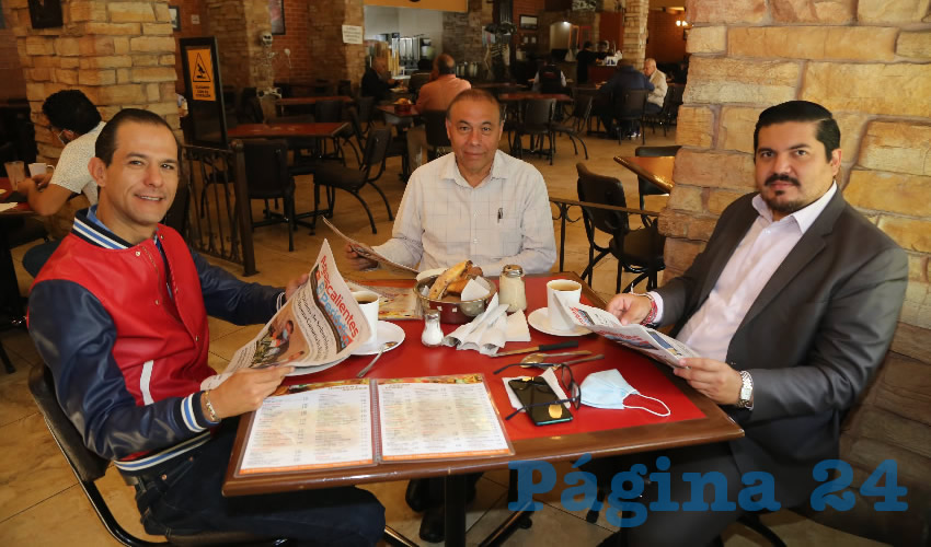 En Las Antorchas almorzaron Oswaldo Rodríguez García, exdiputado local; Jesús Rangel de Lira, exdiputado local y Gabriel Sánchez García