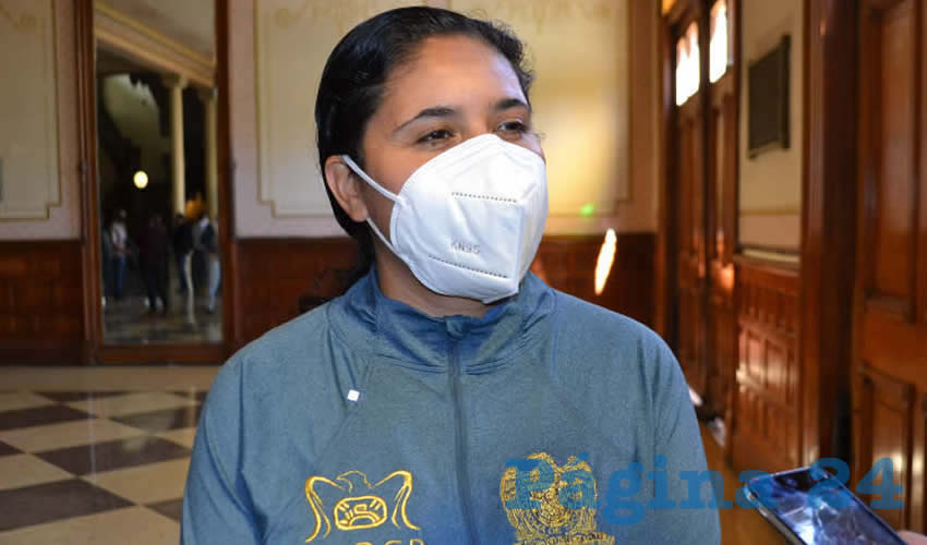 Alma Dávila Luévano lamentó que la inseguridad y violencia sean tan cotidianas, pues además, ahora la sociedad está en medio de las pugnas entre bandas del crimen organizado y los constantes enfrentamientos con las autoridades encargadas de la seguridad en lo local y lo federal (Foto: Merari Martínez)