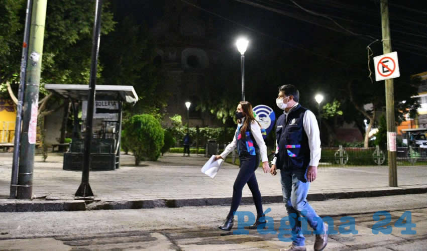 Marco Antonio Licón Dávila, titular de la SOPMA, informa que las obras incluyen la renivelación de 12 pozos de visita, caimanes y cajas de válvulas