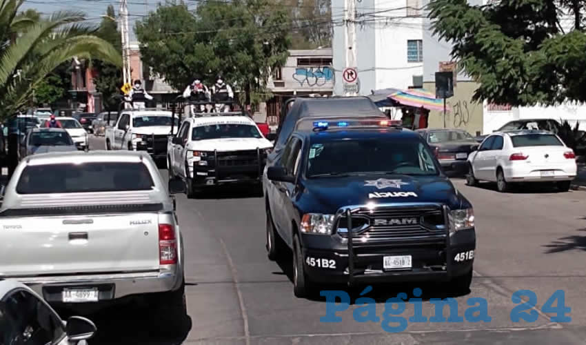 Se exhorta a la población a mantener el distanciamiento de metro y medio con las personas a su alrededor, evitar aglomeraciones y utilizar cubreboca