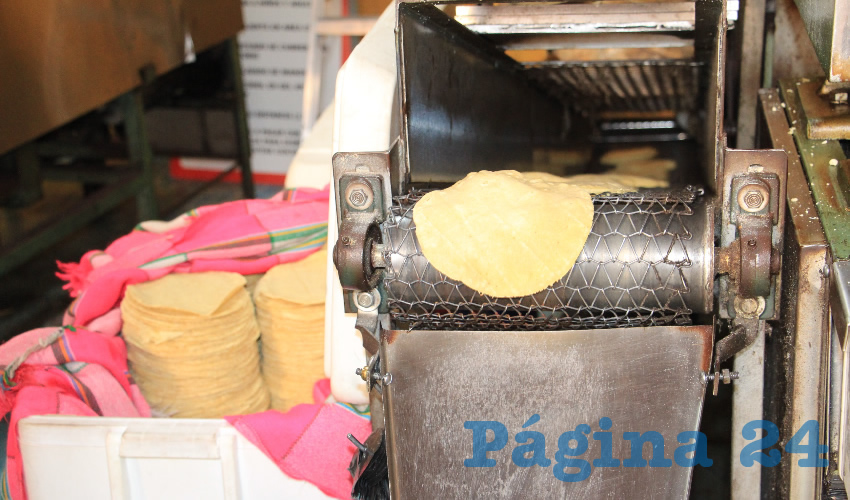 Juan Carlos Dávila Arteaga, presidente del Consejo de Administración de la Organización Gran Alianza de Industriales de la Masa y la Tortilla de México, descartó que en próximas fechas haya un incremento en el precio del kilo de tortilla (Foto Rocío Castro )