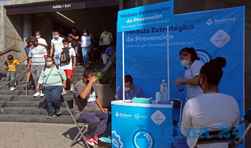Otro de estos módulos se pudo observar afuera de la estación Periférico Sur de la línea 1 del tren ligero/Foto: Cuartoscuro