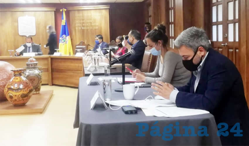 El priísta Oswaldo Bañales lamentó que ninguno de sus compañeros del cabildo haya apoyado su propuesta que pretendía rescatar la economía de Tonalá mediante la adquisición de un crédito y condonar de algunos impuestos como el predial/Foto: Francisco Tapia