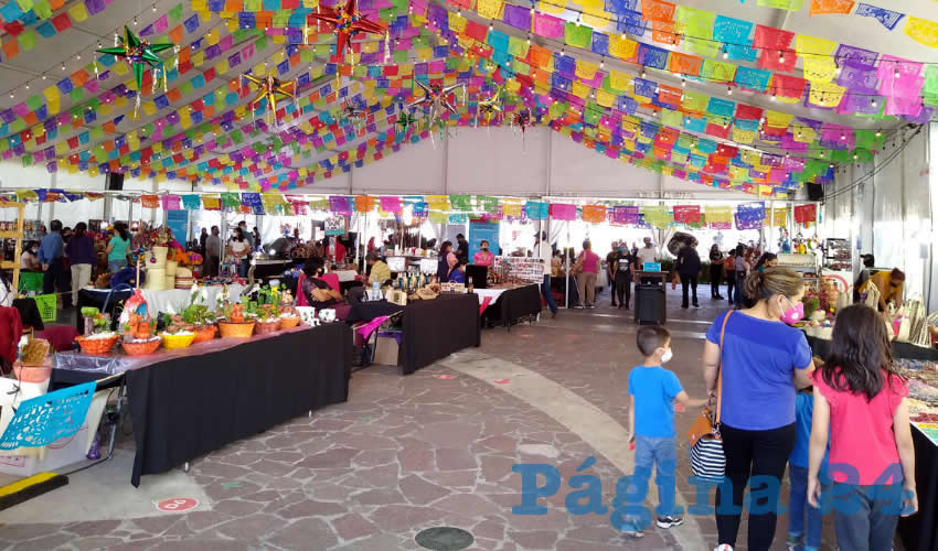En el lugar se instaló un túnel sanitizante y se procuró la separación física de los locales; sin embargo, hubo poca afluencia a la Feria Navideña de las Artesanías que se instaló en Zapopan/Foto: Elizabeth Ríos Chavarría