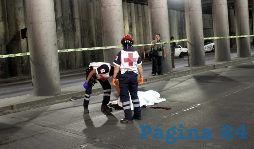 Efrén Esparza Ruvalcaba estampó brutalmente su jaca de acero en el muro sur del paso a desnivel