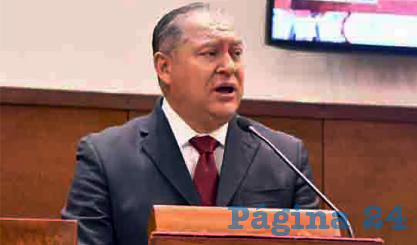Al respecto Francisco Javier Calzada Vázquez, diputado por el Partido Encuentro Solidario (PES), apuntó que no se está en contra del uso del cubrebocas, pero sí de que por ocurrencias del gobernador y de Salas Dávila se envíen iniciativas para aprobar de manera inmediata (Foto: Cortesía)