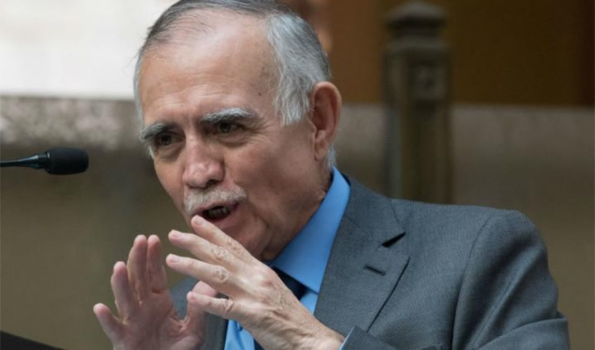 Como mensaje toral es invitar al país, al gobierno al que yo pertenezco, a que tengamos una cultura de que tenemos prisa; no podemos manejar un país que está decreciendo cercano al 9% y lo estamos manejando como si estuviéramos creciendo al 9%”, puntualizó Alfonso Romo (Foto: Cuartoscuro)