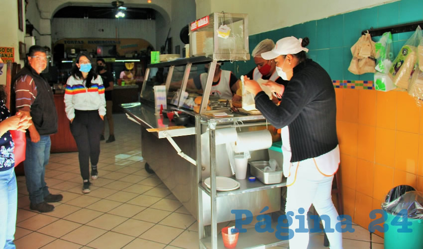 Gorditas La Merced ofrece almuerzo para llevar