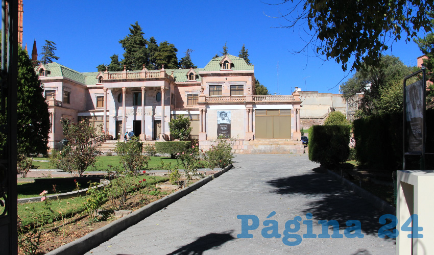 Respetando las medidas sanitarias para prevención de contagios por el COVID-19, continúan las visitas a museos de la capital, como el Pedro Coronel, Zacatecano y Manuel Felguérez (Foto: Rocío Castro Alvarado)