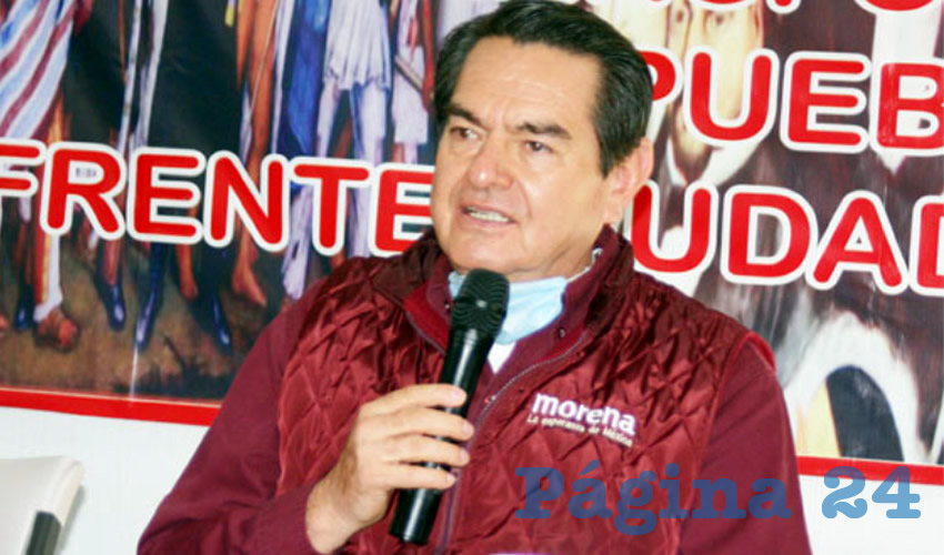 “Hacemos un extrañamiento por la complicidad del alcalde de Guadalajara, porque este caso marcará a su gobierno y pedimos a la ciudadanía que vea de qué son capaces estos gobiernos que malamente se llaman ciudadanos”, que usan dinero público para etiquetar despensas con el logo de su partido, tronó Hugo Rodríguez, delegado presidente de Morena Jalisco/Foto: Francisco Tapia