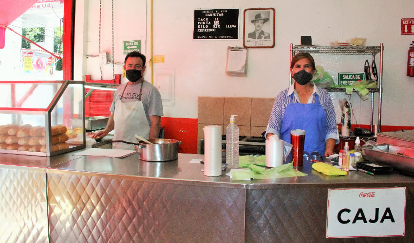 Carnitas El Mono ofrece almuerzo para llevar