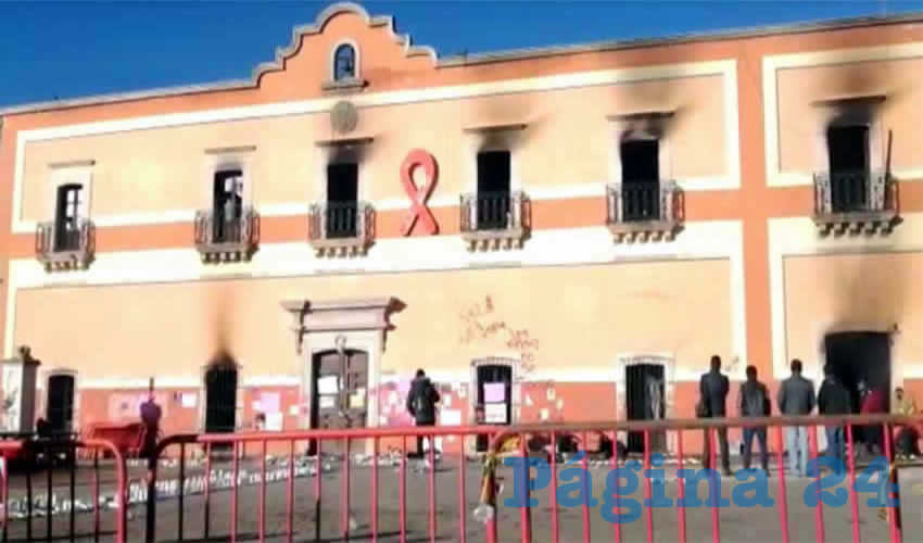La fachada de la presidencia municipal así quedo