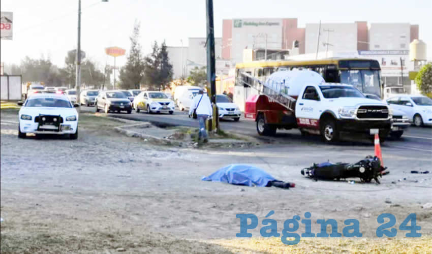 El hombre quedó tendido a un costado de la carretera: falleció de forma instantánea/Fotos: Especial