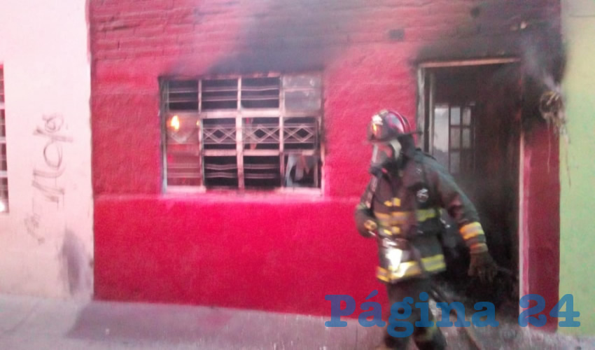 El domicilio incendiado, situado en Segunda Privada Jos&eacute; Reyes Mart&iacute;nez 110, en la colonia Gremial
