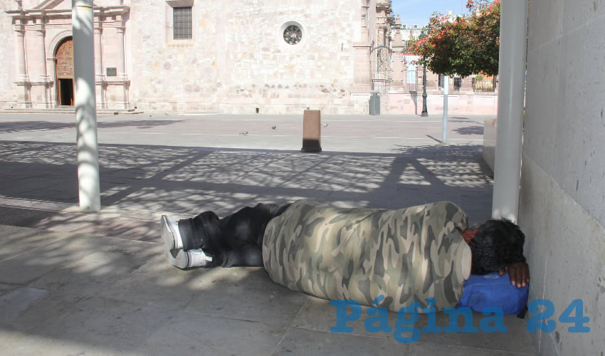 Vagabundos invaden Plaza de Armas y hay plaga de gatos (Foto: Juan Fernando Reyes Ortega)