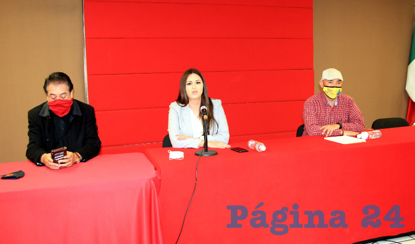 En relación con la intención la Dirigencia Estatal del Movimiento Regeneración Nacional (Morena) de no querer ir en alianza en el próximo proceso electoral, la senadora Geovanna Bañuelos de la Torre dijo respetar esa postura, sin embargo, enfatizó que la fecha límite para registrar una alianza en Zacatecas es hasta el 23 de diciembre (Foto: Rocío Castro)