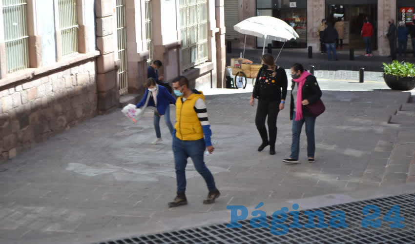Para la entidad se registró un ambiente frío por la mañana y un clima templado durante la noche en zonas de Valparaíso, Fresnillo, Mazapil, Villa de Cos, Tlaltenango y Mezquital del Oro. Se mantuvieron las temperaturas mínimas frías en Sombrerete, Valparaíso, Monte Escobedo y el norte del Cañón de Tlaltenango (Foto: Merari Martínez)