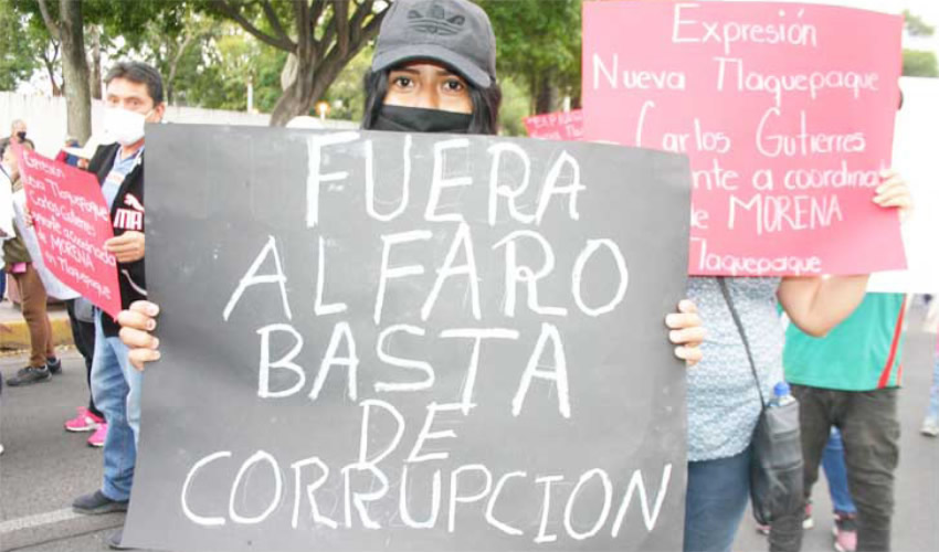 Los ciudadanos exigían la salida inmediata de Enrique Alfaro como gobernador, por toda la estela de corruptelas que ha hecho y permitido en tan sólo dos años de gobierno