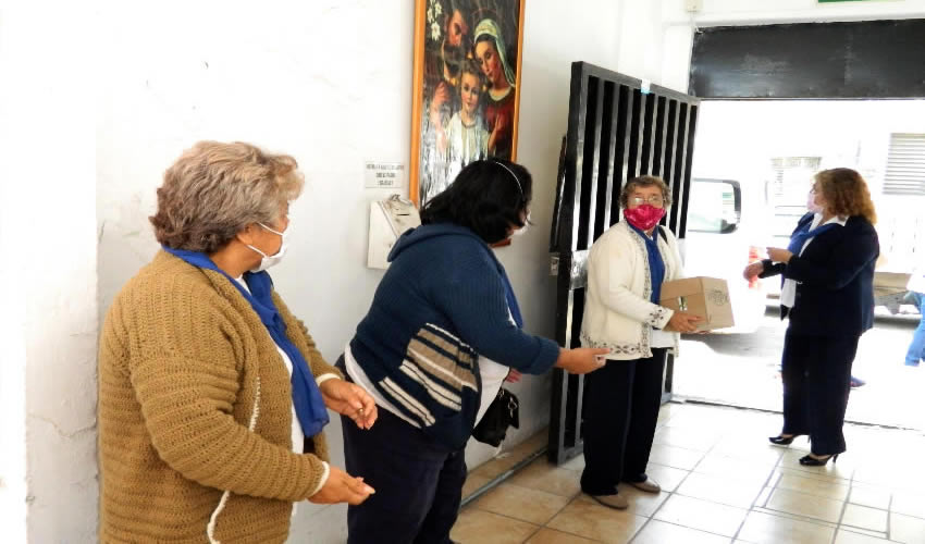El presidente del DIF Municipal de Aguascalientes, Ramón Jiménez Peñaloza, reconoció la labor del Voluntariado