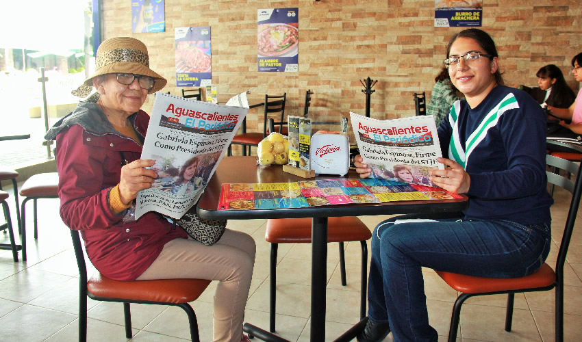 Georgina Zavala Adame y su hija Georgina Velarde Zavala desayunaron en La Madero