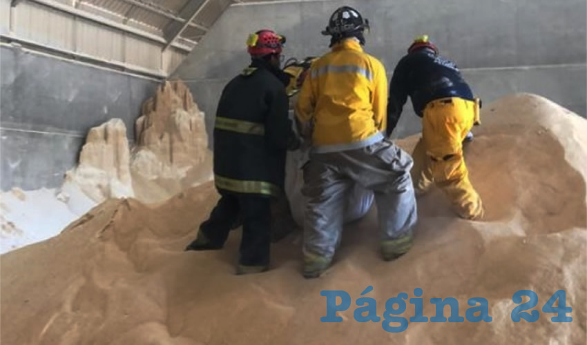 Bomberos se encargaron de rescatar los restos, en la empresa Bartlett Aguascalientes, ubicada en la carretera estatal 85 