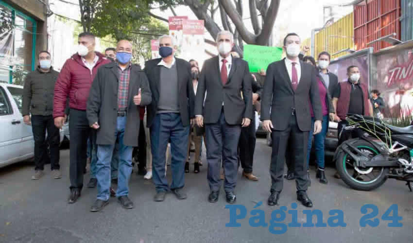 Junto a los otros aspirantes Luis Medina Lizalde y José Narro Céspedes, Ulises Mejía Haro también enfatizó que “confiamos en la unidad y la democracia de nuestro partido, confiamos en que se sabrá escuchar a la militancia para la selección de los mejores cuadros que puedan representar las causas de este movimiento”