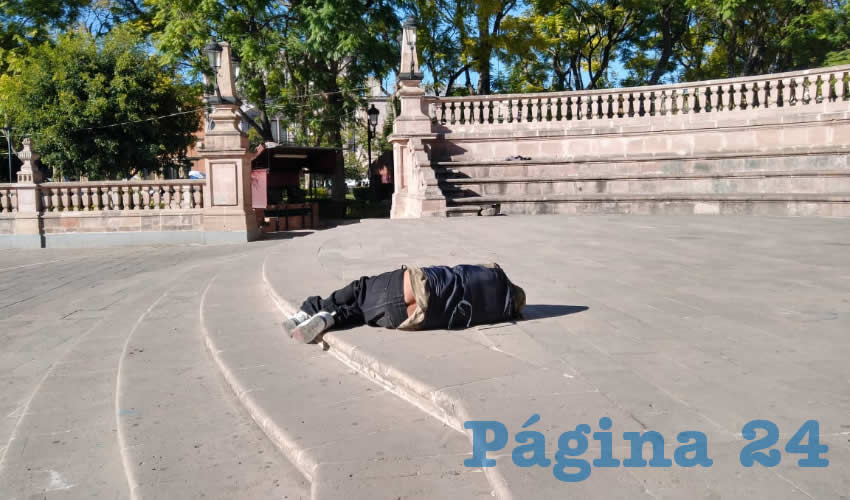 Personas sin hogar pernoctan en Plaza de Armas (Foto: Juan Fernando Reyes Ortega)