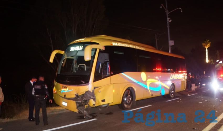 El autobús de la línea Autotransportes Unidos del Centro, Irizar amarillo, que manejaba Fernando “N” “N”, de 37 años