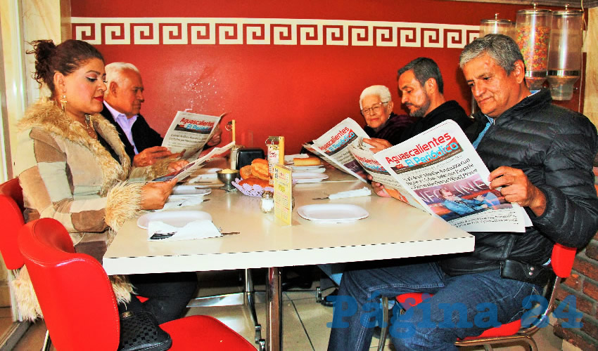 En el restaurante Mitla desayunaron Miriam Ivonne V&aacute;zquez Narv&aacute;ez, Ismael V&aacute;zquez Guevara, Micaela V&aacute;zquez Guevara, Gerardo Zapata V&aacute;zquez y Fernando Zapata V&aacute;zquez