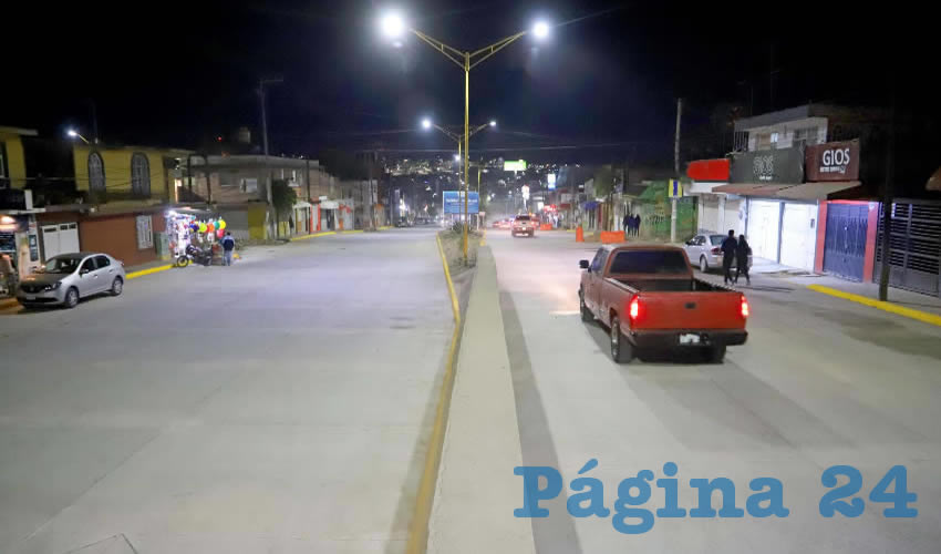 Se colocan más de 460 metros lineales de concreto hidráulico, material que tiene una vida útil de al menos 20 años