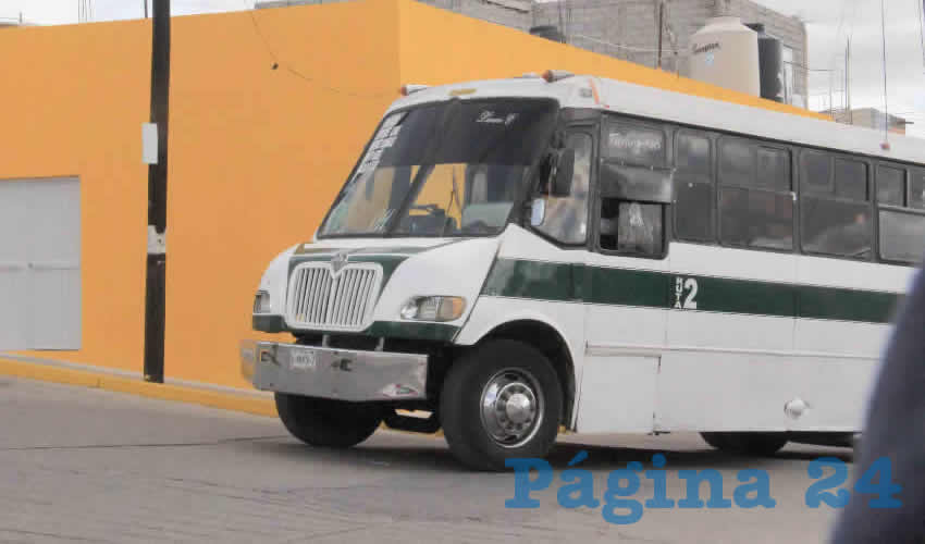 Miguel Ángel Esparza Moreno, director de Análisis y Capacitación del Trasporte Público y Vialidad de Zacatecas, enfatizó que se están reforzando los operativos de revisión en las rutas de transporte público de Zacatecas, Guadalupe y Fresnillo, así como en las unidades que brindan recorridos turísticos para verificar que se están implementando las medidas sanitarias pertinentes (Foto: Rocío Castro)