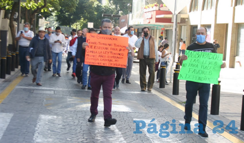 Los inconformes acusaron que en el Tribunal de Arbitraje y Escalafón (TAE) no ejecutan los procesos para dar cumplimiento a laudos laborales y reinstalar a trabajadores, en un afán de proteger a los ayuntamientos/Foto: Francisco Tapia