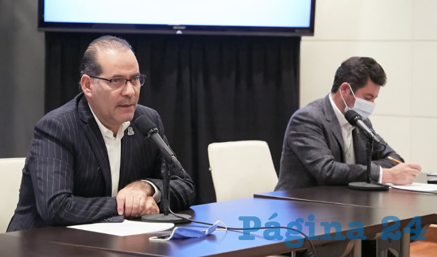 A pesar de que se cuente con una estrategia de vacunaci&oacute;n, la sociedad en general no puede dejar de practicar las medidas preventivas