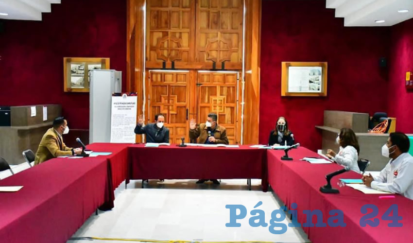 La Comisión Legislativa de la Función Pública, dirigida por el priísta Adolfo Alberto Zamarripa Sandoval, sesionó de manera abierta para discutir el contenido de la iniciativa que propone la creación de una nueva Ley del Servicio Civil del Estado de Zacatecas (Foto: Cortesía)