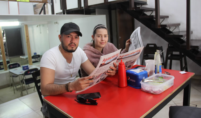 En el restaurante El Maizito Azul desayunaron Oscar Enrique Silva y Karla Fabiola Guerrero