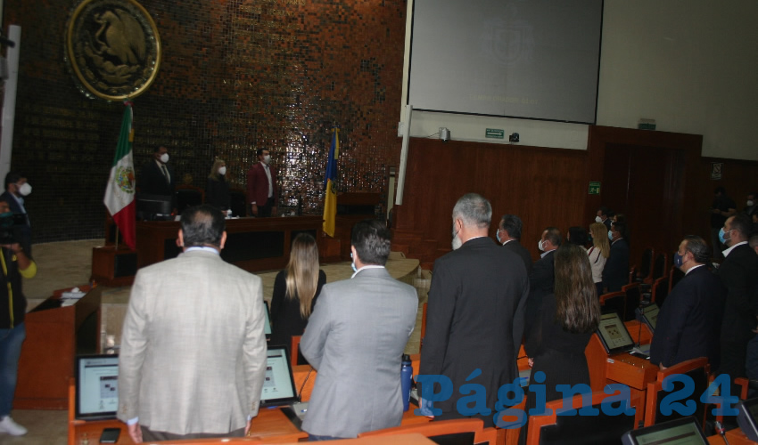 En sesión extraordinaria, los diputados del Congreso del Estado de Jalisco guardaron tres minutos de silencio tras el asesinato de Aristóteles Sandoval Díaz/Foto: Francisco Tapia