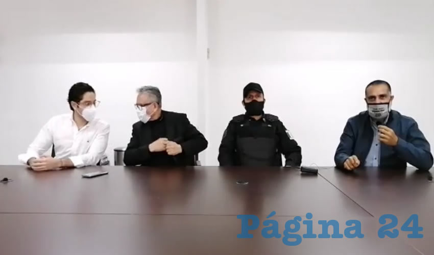 “Hay mucha gente que está malinterpretando esta situación, que se está dando aquí, sin embargo, Puerto Vallarta se mantiene seguro” insistió el alcalde Arturo Dávalos (derecha) emanado de Movimiento Ciudadano/Foto: Especial