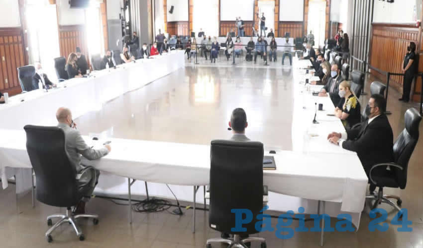 Sesión de cabildo en la que, sin discusión porque se modificó la orden del día, los regidores y el alcalde aprobaron el presupuesto de egresos para Guadalajara del año 2021/Foto: Cortesía