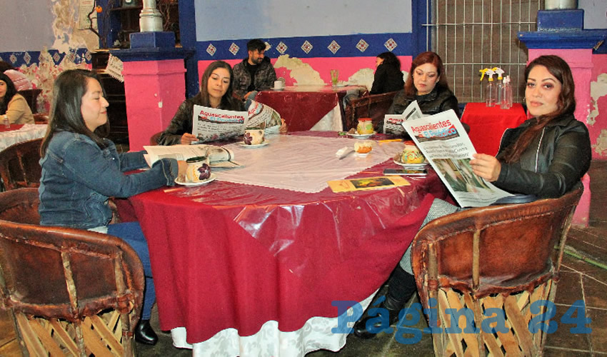 Las hermanas Lety, Gaby, Olga y Laura L&oacute;pez Saucedo desayunaron en restaurante La Saturnina 