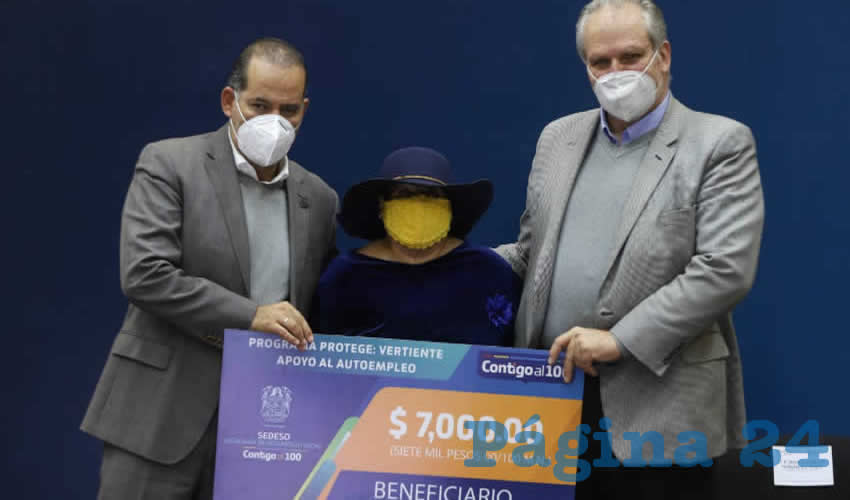 Con una inversión de más de siete millones de pesos, el Gobierno del Estado a través de la Secretaría de Desarrollo Social, entregó apoyos económicos y en especie a 900 personas