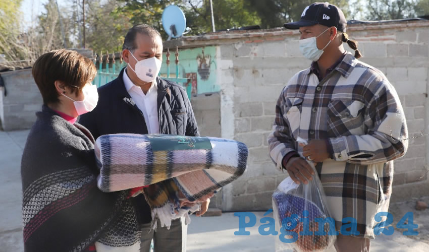 El gobernador Martín Orozco Sandoval y la presidenta del DIF, Yolanda Ramírez de Orozco, visitaron algunas comunidades en los municipios de Asientos y Tepezalá