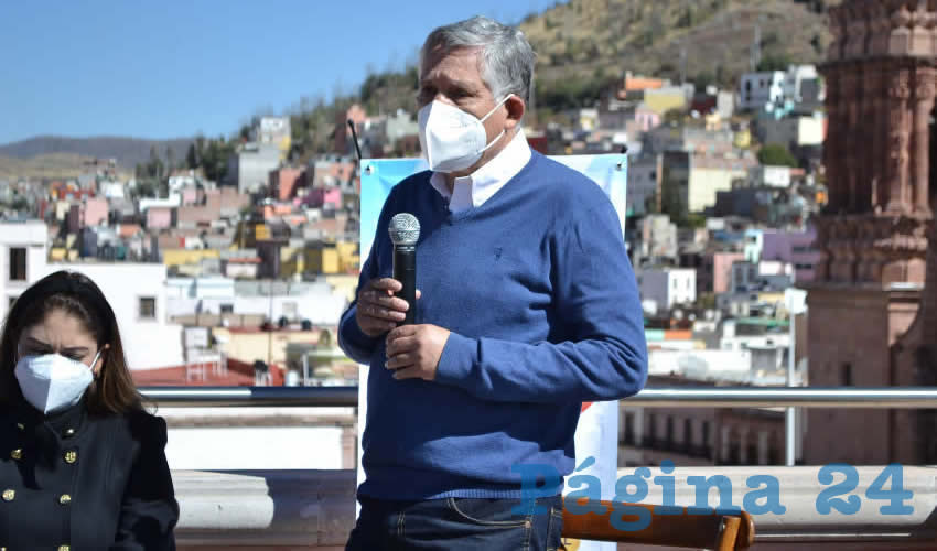 En conferencia de prensa, el doctor Heladio Verver y Vargas Ramírez presentó el proyecto “Línea de Confianza”, para brindar acompañamiento a los pacientes que hayan contraído el COVID-19 en la capital del estado (Foto:Página 24/Merari Martínez)